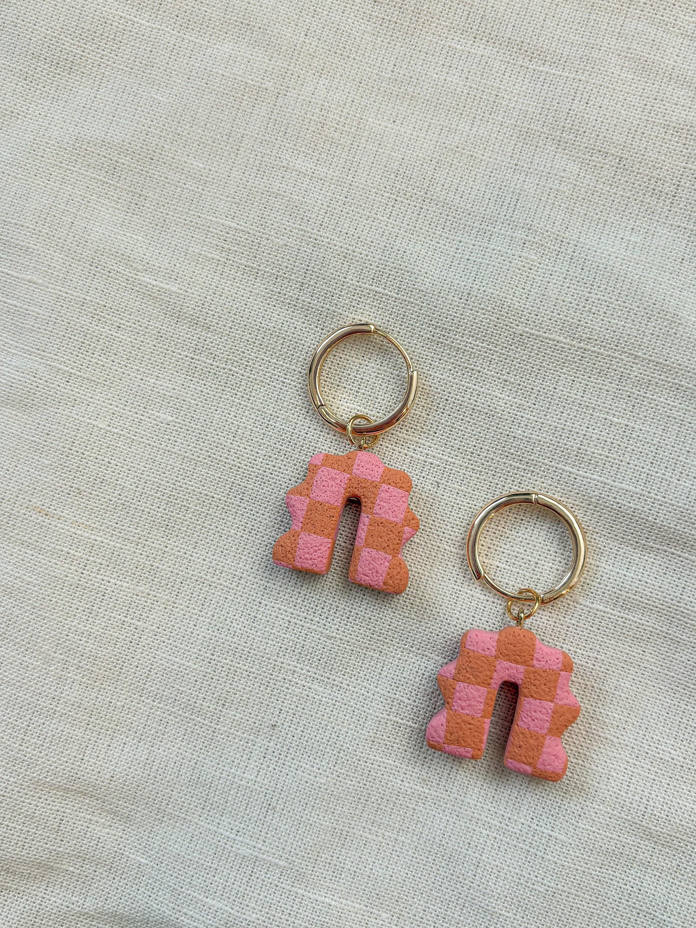 Wavy Arch Bead Earrings